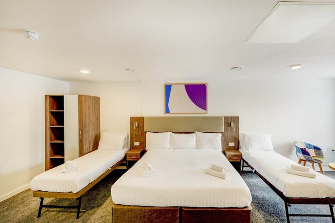 Imagen de la habitación del Hotel OYO Plymouth Central. Foto 5