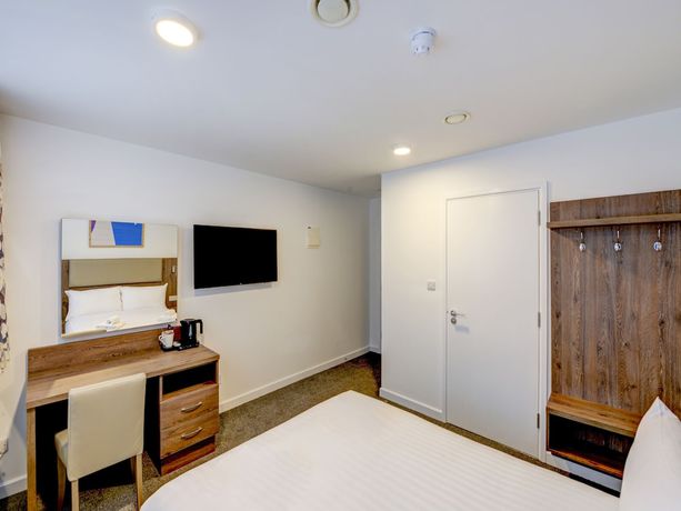 Imagen de la habitación del Hotel OYO Plymouth Central. Foto 16