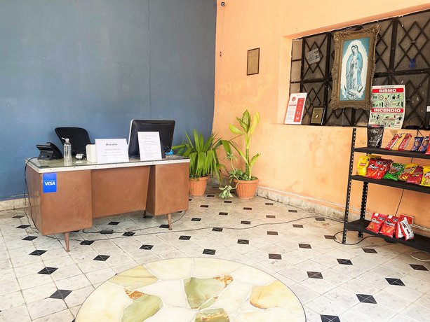Imagen de los interiores del Hotel OYO Posada Espinosa, M&eacute;rida, Parque de Santa Ana. Foto 20