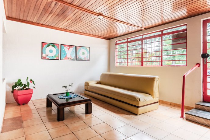 Imagen de los interiores del Hotel OYO Pousada Tia L&eacute;o Campinas, Bar&atilde;o Geraldo. Foto 16
