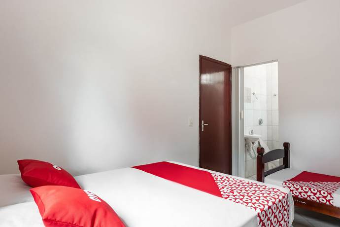 Imagen de la habitación del Hotel OYO Pousada Tia L&eacute;o Campinas, Bar&atilde;o Geraldo. Foto 4