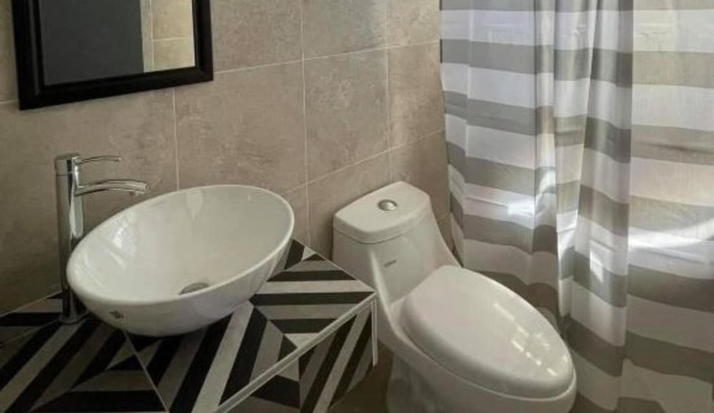 Imagen de la habitación del Hotel OYO Puerta Sur. Foto 6