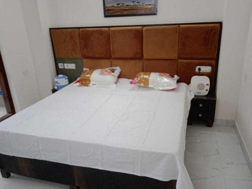 Imagen de la habitación del Hotel OYO RK. Foto 18