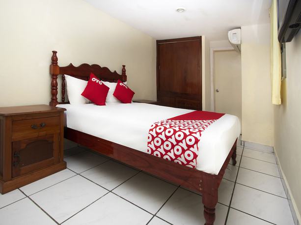 Imagen de la habitación del Hotel OYO San Carlos. Foto 3