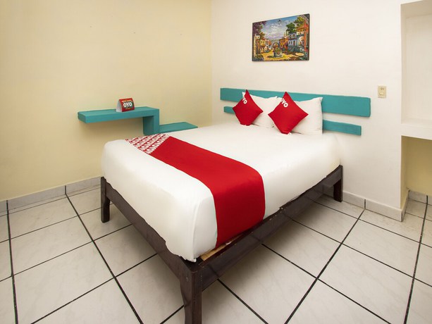 Imagen de la habitación del Hotel OYO San Carlos. Foto 5