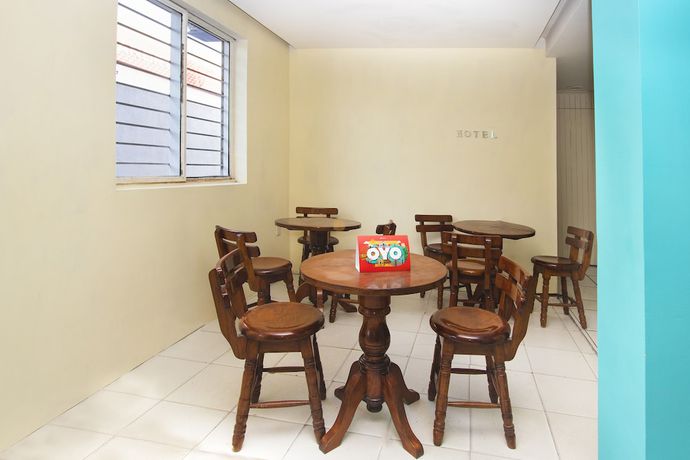 Imagen de los interiores del Hotel OYO San Carlos. Foto 16