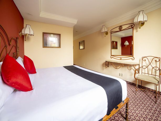 Imagen de la habitación del Hotel OYO Santa María. Foto 7