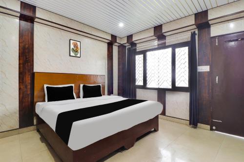 Imagen de la habitación del Hotel OYO Sri Narayan. Foto 20
