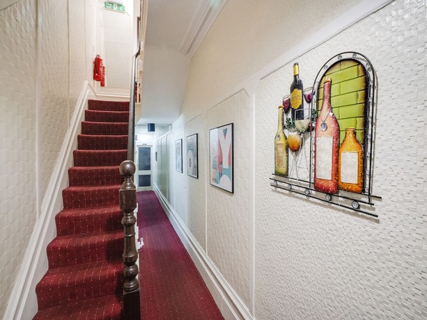Imagen de los interiores del Hotel OYO St Kildas, Blackpool Central. Foto 15
