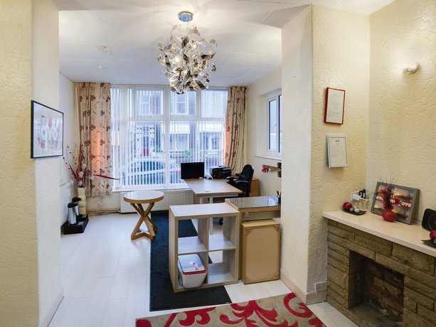 Imagen de los interiores del Hotel OYO St Kildas, Blackpool Central. Foto 17