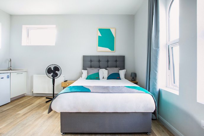 Imagen de la habitación del Hotel OYO Studiotel GY - Modern Apartments. Foto 3