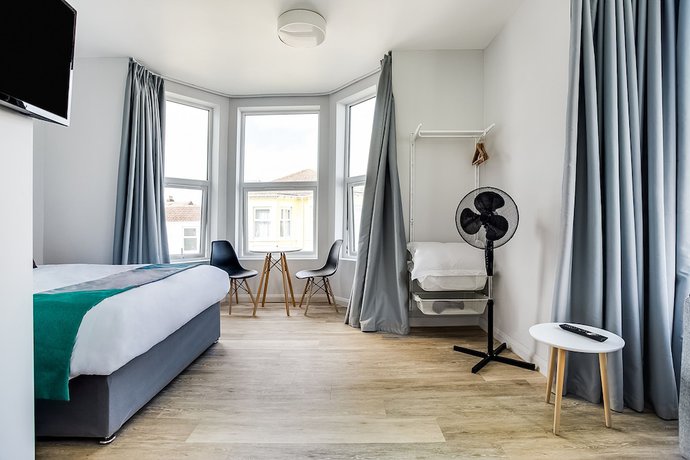 Imagen de la habitación del Hotel OYO Studiotel GY - Modern Apartments. Foto 11