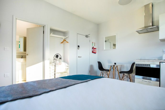 Imagen de la habitación del Hotel OYO Studiotel GY - Modern Apartments. Foto 16