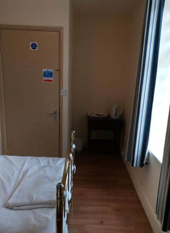 Imagen de la habitación del Hotel OYO Swan Inn, Heathrow Airport. Foto 11