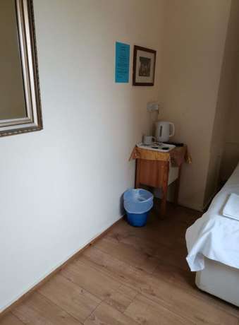 Imagen de la habitación del Hotel OYO Swan Inn, Heathrow Airport. Foto 13