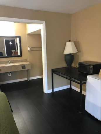 Imagen de la habitación del Hotel OYO Tallahassee Downtown. Foto 13