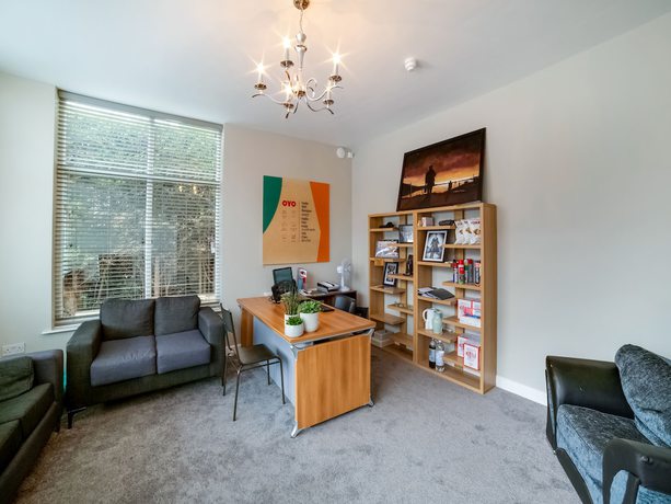 Imagen de los interiores del Hotel OYO Tequila and Dunlin Rooms Southport Central. Foto 17