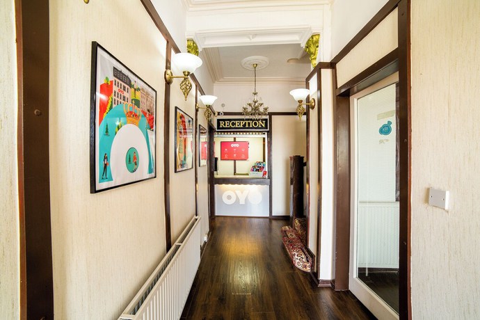 Imagen de los interiores del Hotel OYO The Golden Cheval and Shisha Bar. Foto 19