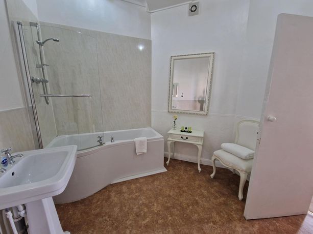 Imagen de la habitación del Hotel OYO The Leven. Foto 10