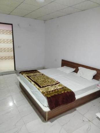 Imagen de la habitación del Hotel OYO The Paris. Foto 19