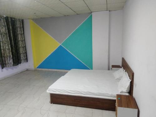 Imagen de la habitación del Hotel OYO The Paris. Foto 20