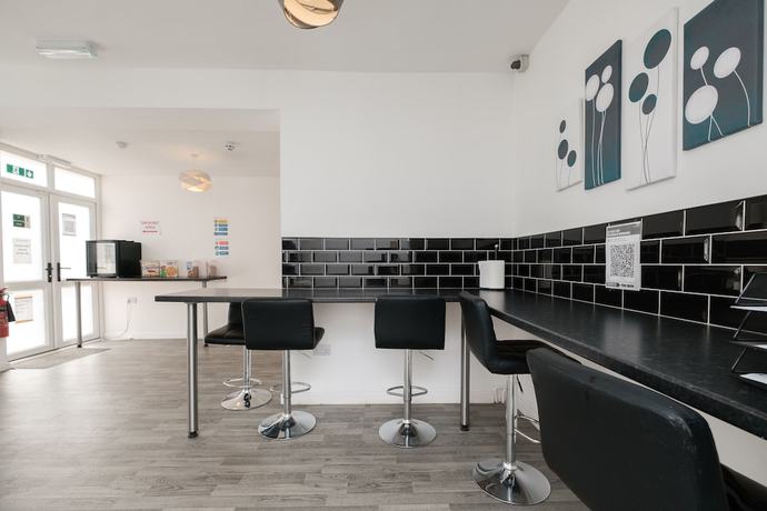 Imagen del bar/restaurante del Hotel OYO The Pickering Park. Foto 3