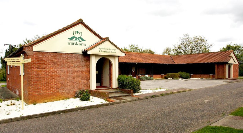 Imagen de los interiores del Hotel OYO The Rivenhall. Foto 19