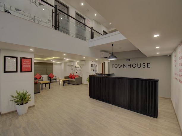 Imagen de los interiores del Hotel OYO Townhouse 150 Sahaj Palace. Foto 18