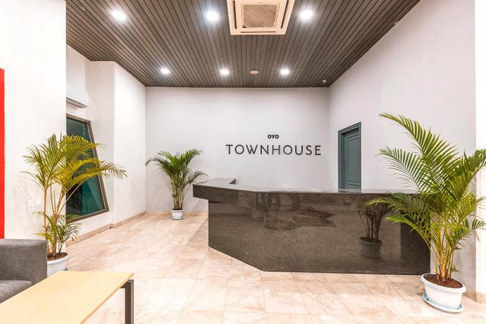 Imagen de los interiores del Hotel OYO Townhouse 2 Hotel Gunung Sahari. Foto 15