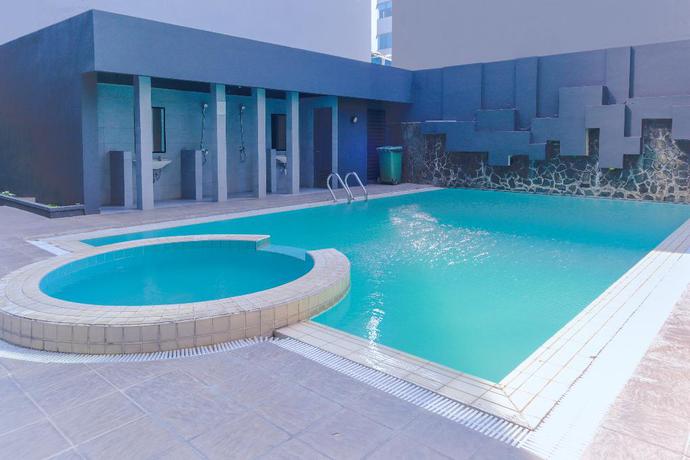 Imagen de la piscina del Hotel OYO Townhouse 2 Hotel Gunung Sahari. Foto 19