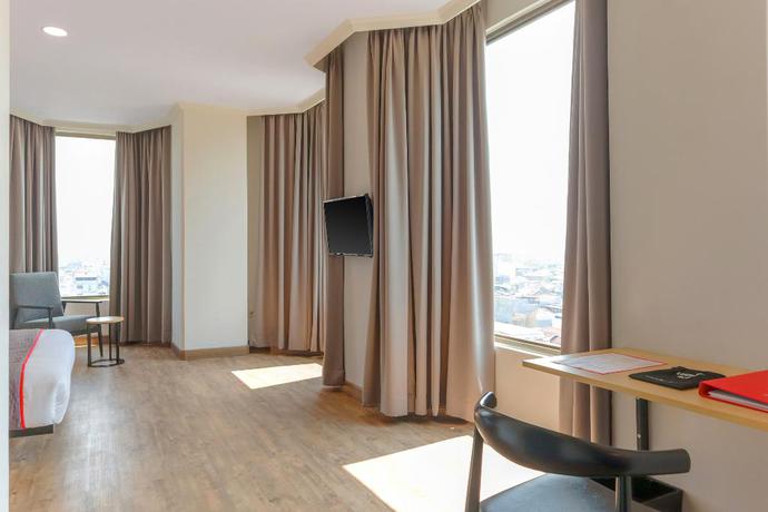 Imagen de la habitación del Hotel OYO Townhouse 2 Hotel Gunung Sahari. Foto 3