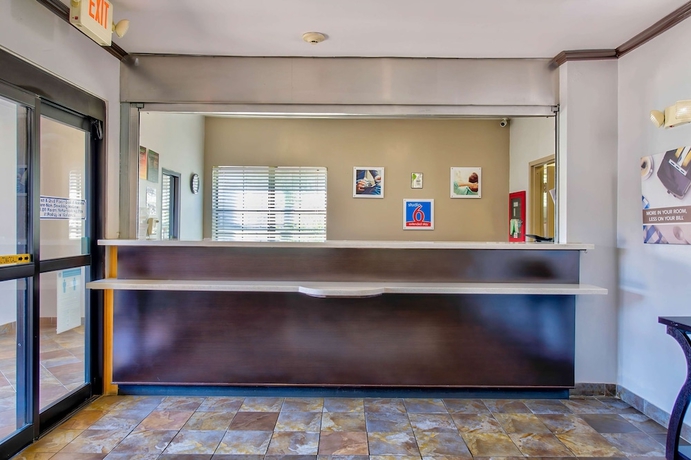 Imagen de los interiores del Hotel OYO Townhouse Beaumont Medical Center Area. Foto 13