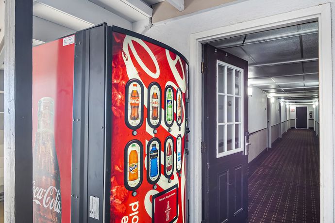 Imagen de los interiores del Hotel OYO Townhouse Dodge City KS. Foto 17