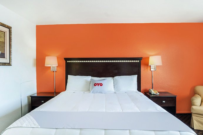 Imagen de la habitación del Hotel OYO Townhouse Dodge City KS. Foto 11