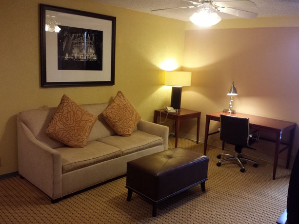 Imagen de los interiores del Hotel OYO Townhouse Houston George Bush Intercontinental. Foto 7