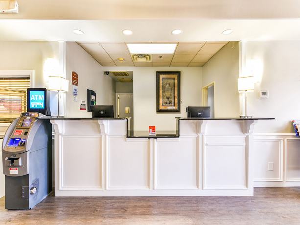 Imagen de los interiores del Hotel OYO Townhouse Oklahoma City Airport. Foto 18