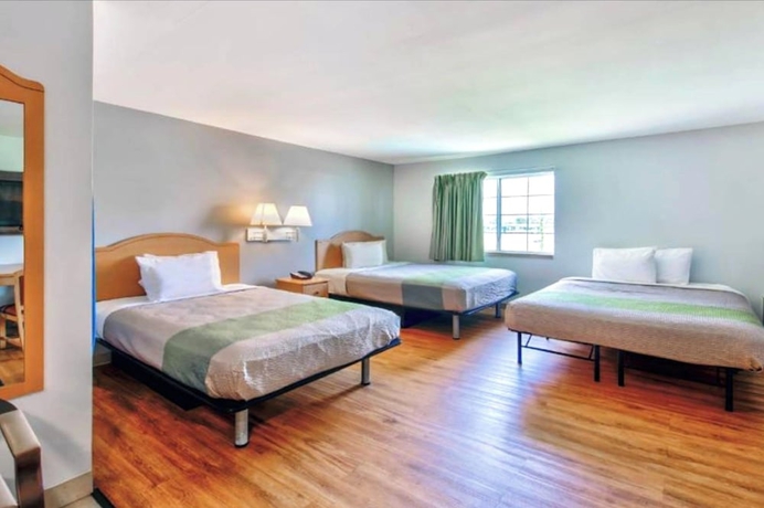 Imagen de la habitación del Hotel OYO Townhouse Sulphur, LA Extended Stay. Foto 3