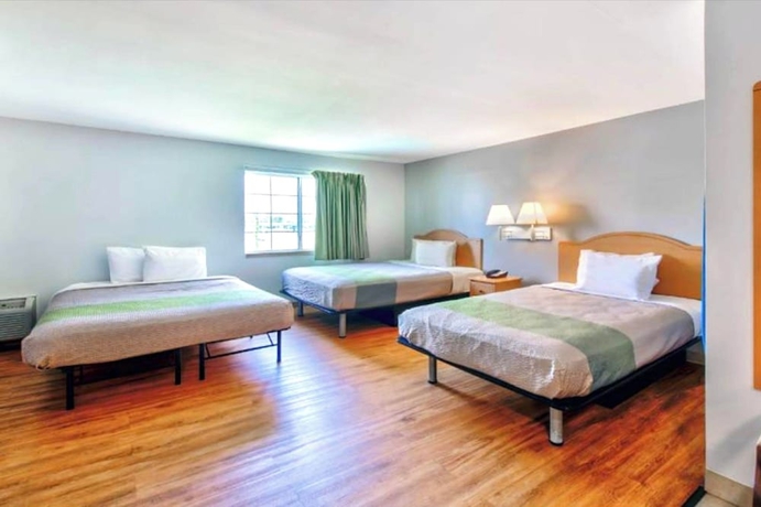 Imagen de la habitación del Hotel OYO Townhouse Sulphur, LA Extended Stay. Foto 12