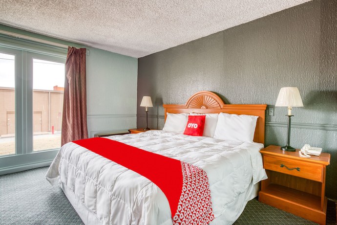 Imagen de la habitación del Hotel OYO Townhouse Tulsa Woodland Hills. Foto 9