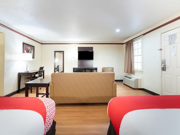 Imagen de la habitación del Hotel OYO Tulsa N Sheridan Rd and Airport. Foto 9