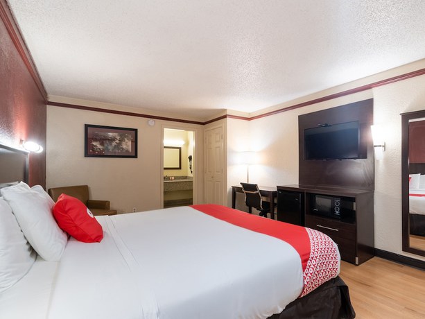Imagen de la habitación del Hotel OYO Tulsa N Sheridan Rd and Airport. Foto 13