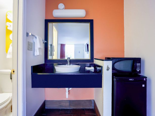 Imagen de la habitación del Hotel OYO Valdosta GA I-75. Foto 2