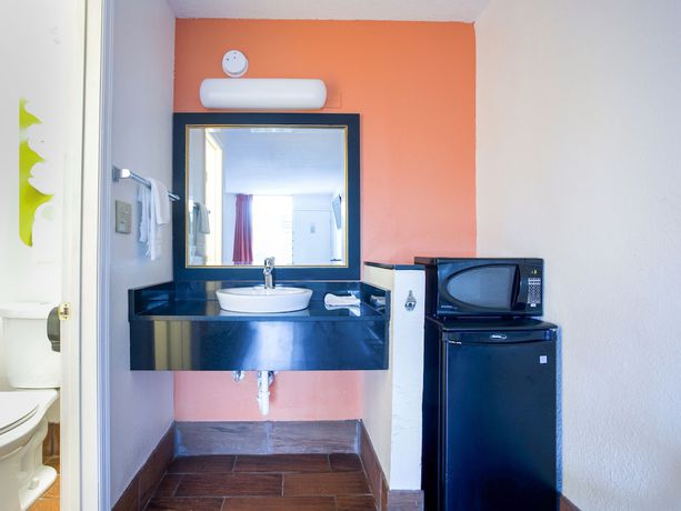 Imagen de la habitación del Hotel OYO Valdosta GA I-75. Foto 4