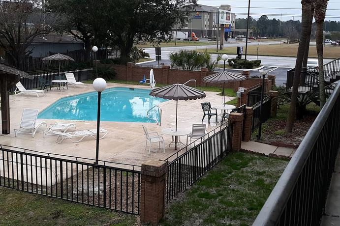 Imagen de la piscina del Hotel OYO Valdosta GA I-75. Foto 18