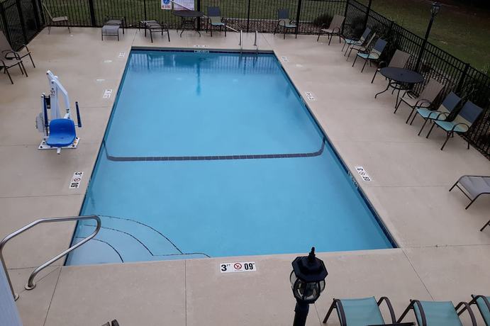 Imagen de la piscina del Hotel OYO Valdosta GA I-75. Foto 19