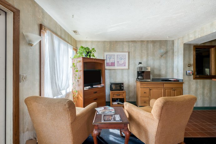 Imagen de los interiores del Hotel OYO Wadsworth OH I-76. Foto 17