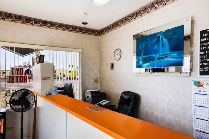 Imagen de los interiores del Hotel OYO Yuma AZ - I-8/US-95. Foto 17