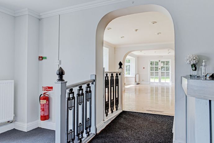 Imagen de los interiores del Hotel OYO the Gables, Birmingham Airport. Foto 15