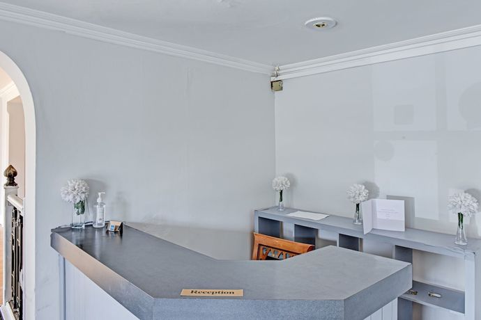 Imagen de los interiores del Hotel OYO the Gables, Birmingham Airport. Foto 19