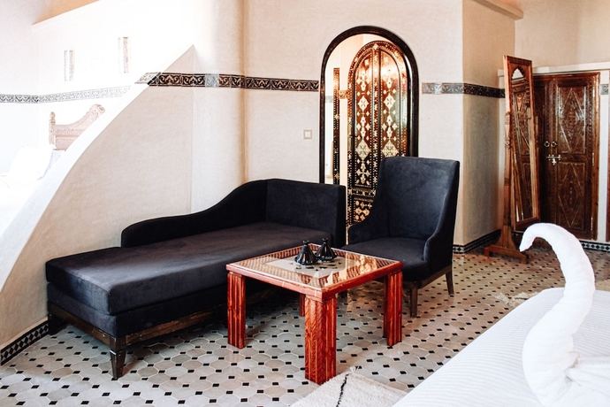 Imagen de la habitación del Hotel OZ Palace. Foto 9